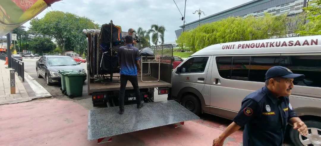 MBDK LAKSANA DUA SITAAN, KOMPAUN PREMIS TANPA LESEN DI KLANG