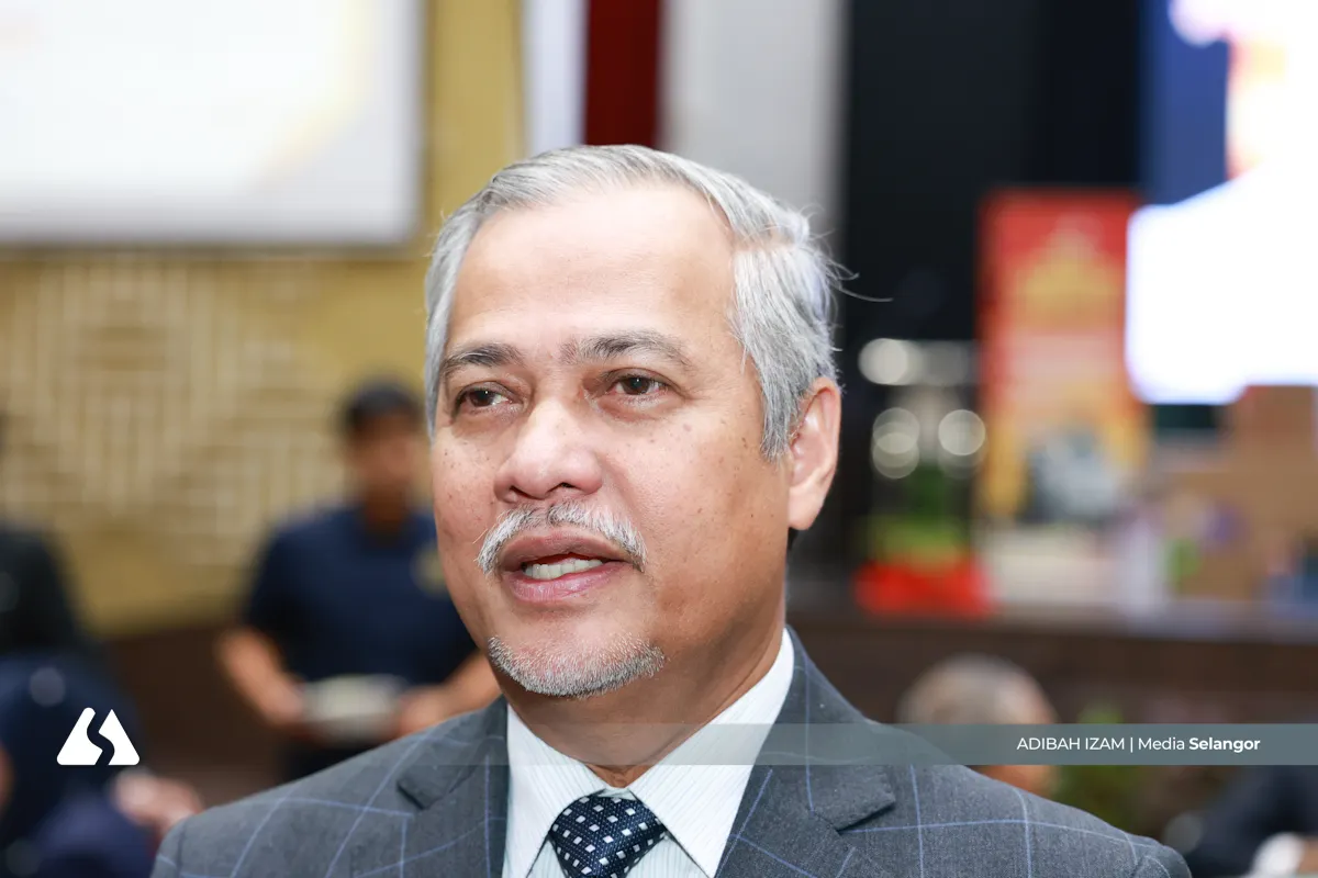 MBDK RAIH ANUGERAH PENGIKTIRAFAN BERLIAN BANDAR RENDAH KARBON 2025 02