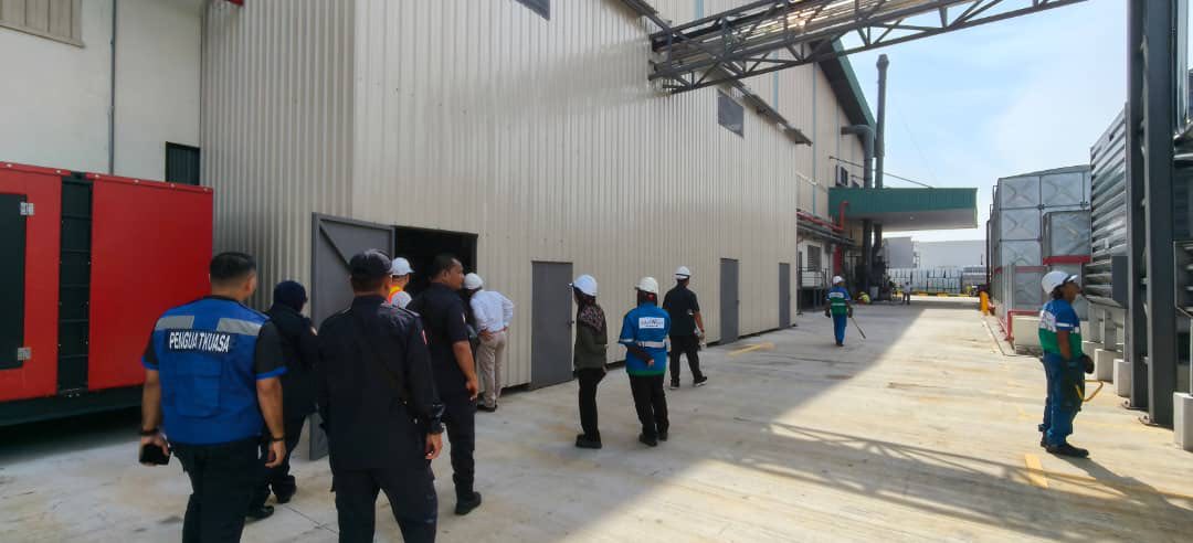 MBDK KELUAR KOMPAUN PREMIS SEBABKAN GANGGUAN BAU DI KLANG