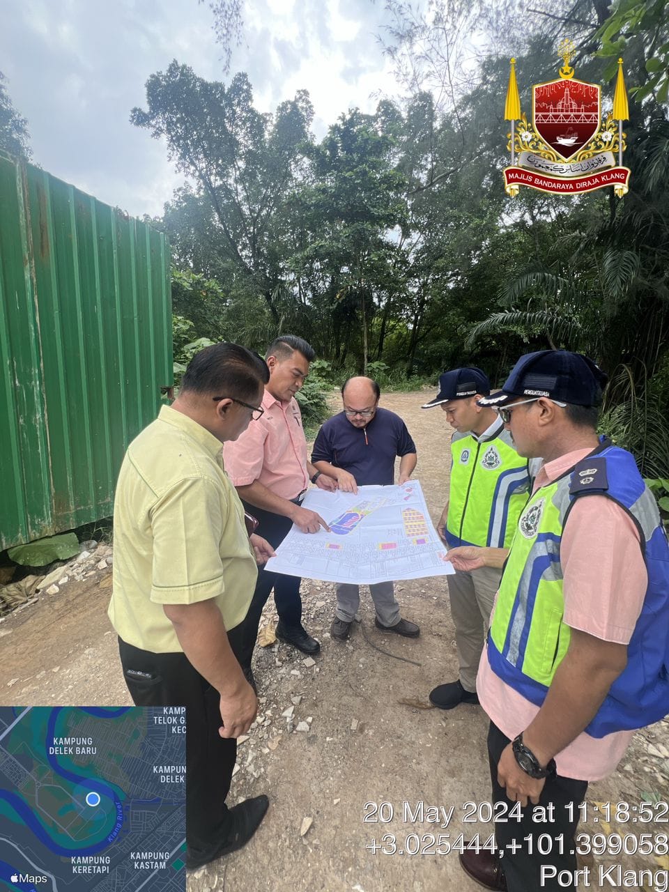 LAWATAN TURUN PADANG BERSAMA PENGARAH PPP DAN PEGAWAI PPK DI LOKASI PENCEROBOHAN SECARA HARAM ATAS TANAH REZAB JPS SERTA PENUTUPAN JALAN MASUK JALAN REZAB TANAH PKNS (BARRIER)