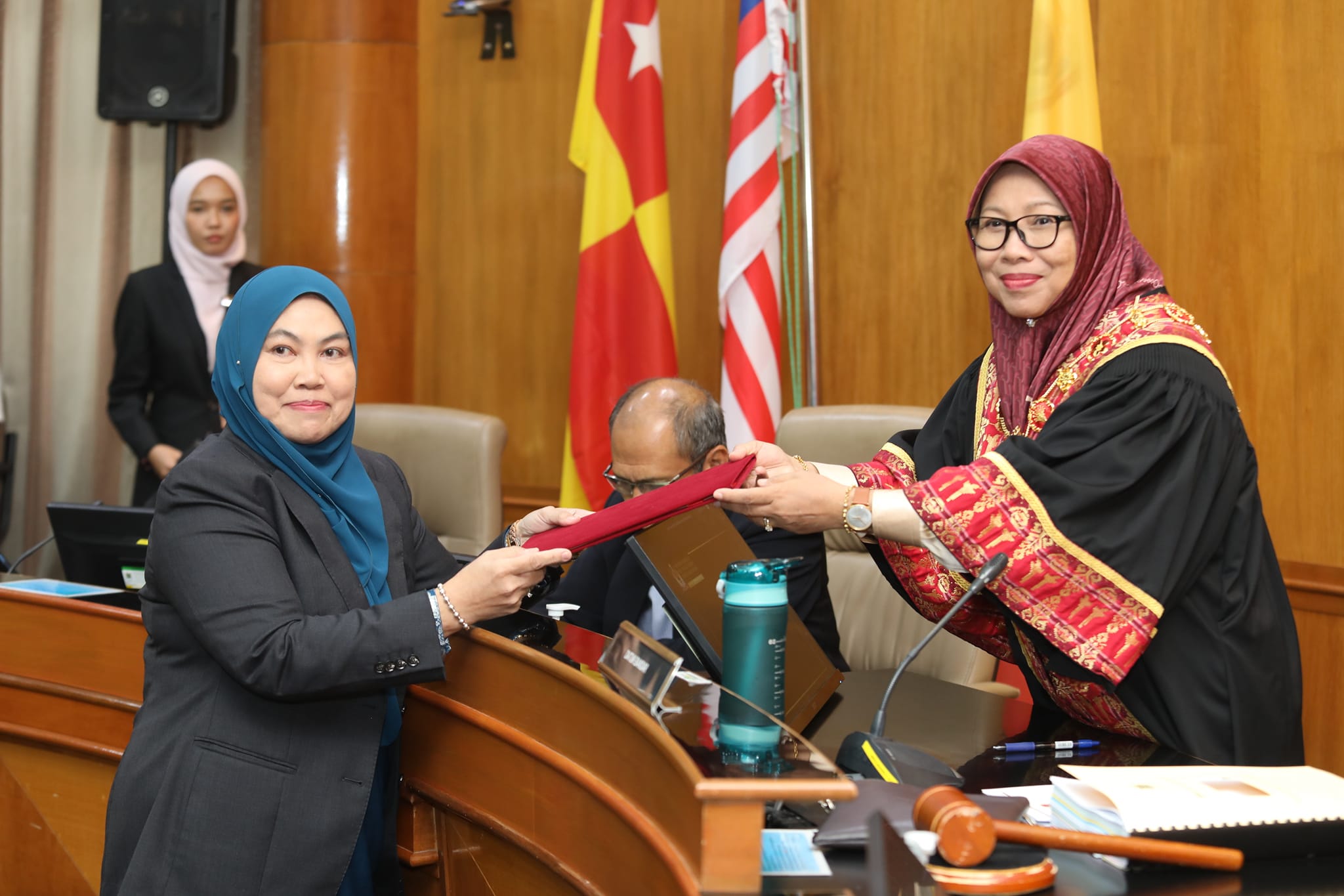 MAJLIS PENGAKUAN MENERIMA JAWATAN (ANGKAT SUMPAH) SEBAGAI AHLI MAJLIS, MAJLIS BANDARAYA DIRAJA KLANG OLEH PUAN SARIBANON BINTI SAIBON