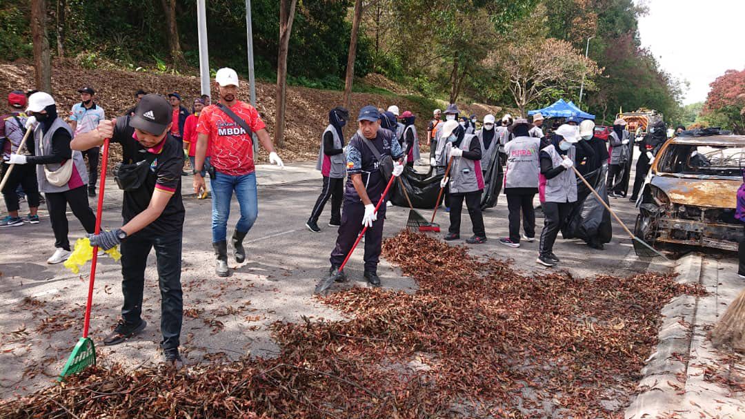 OPS MEGA PEMBERSIHAN DI LOKASI TERJEJAS INSIDEN LETUPAN PAIP GAS