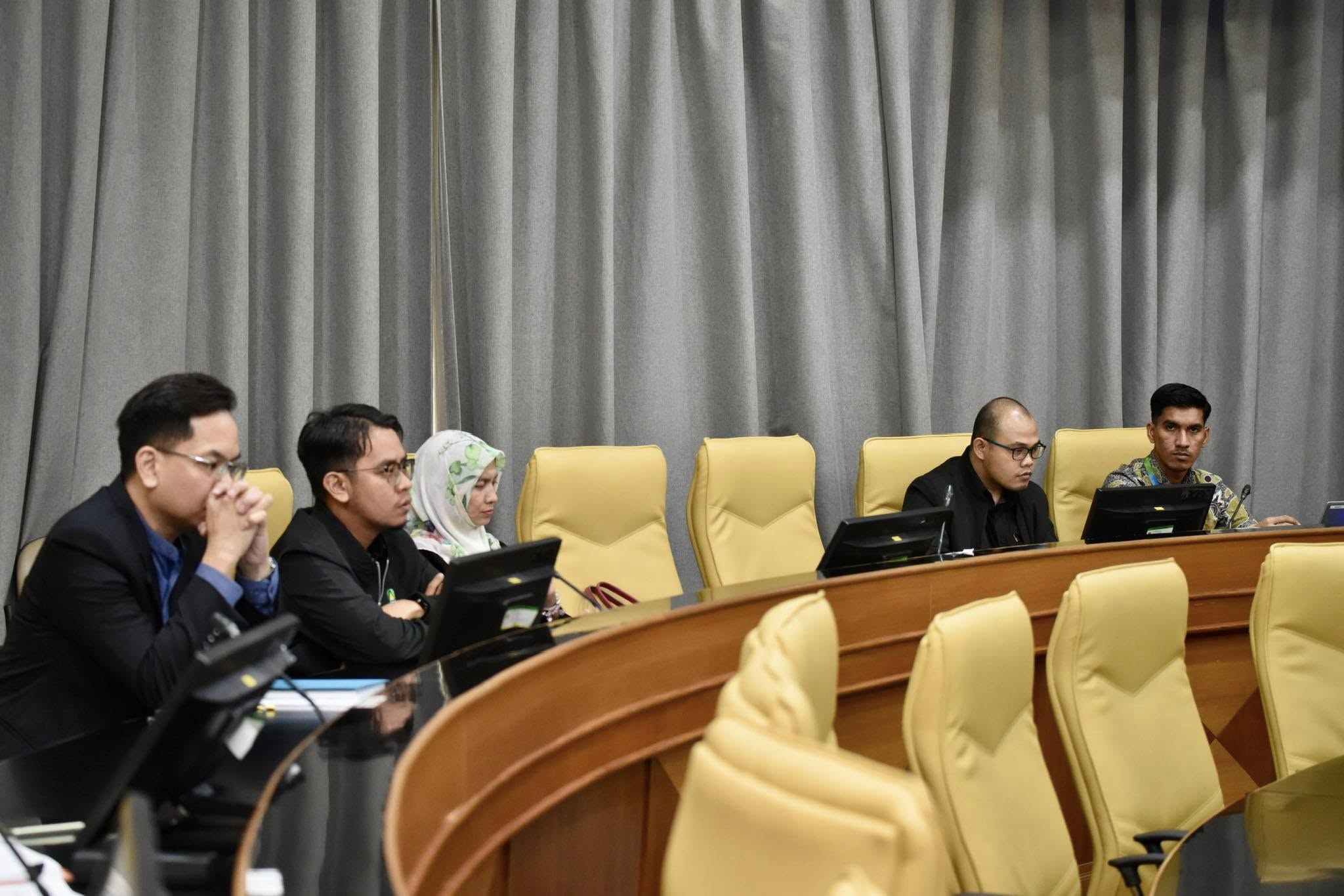 SESI KUNJUNGAN HORMAT DAN SLOT PEMBENTANGAN ZON PEMBANGUNAN EKONOMI SELANGOR MARITIME GATEWAY (ZPE SMG)