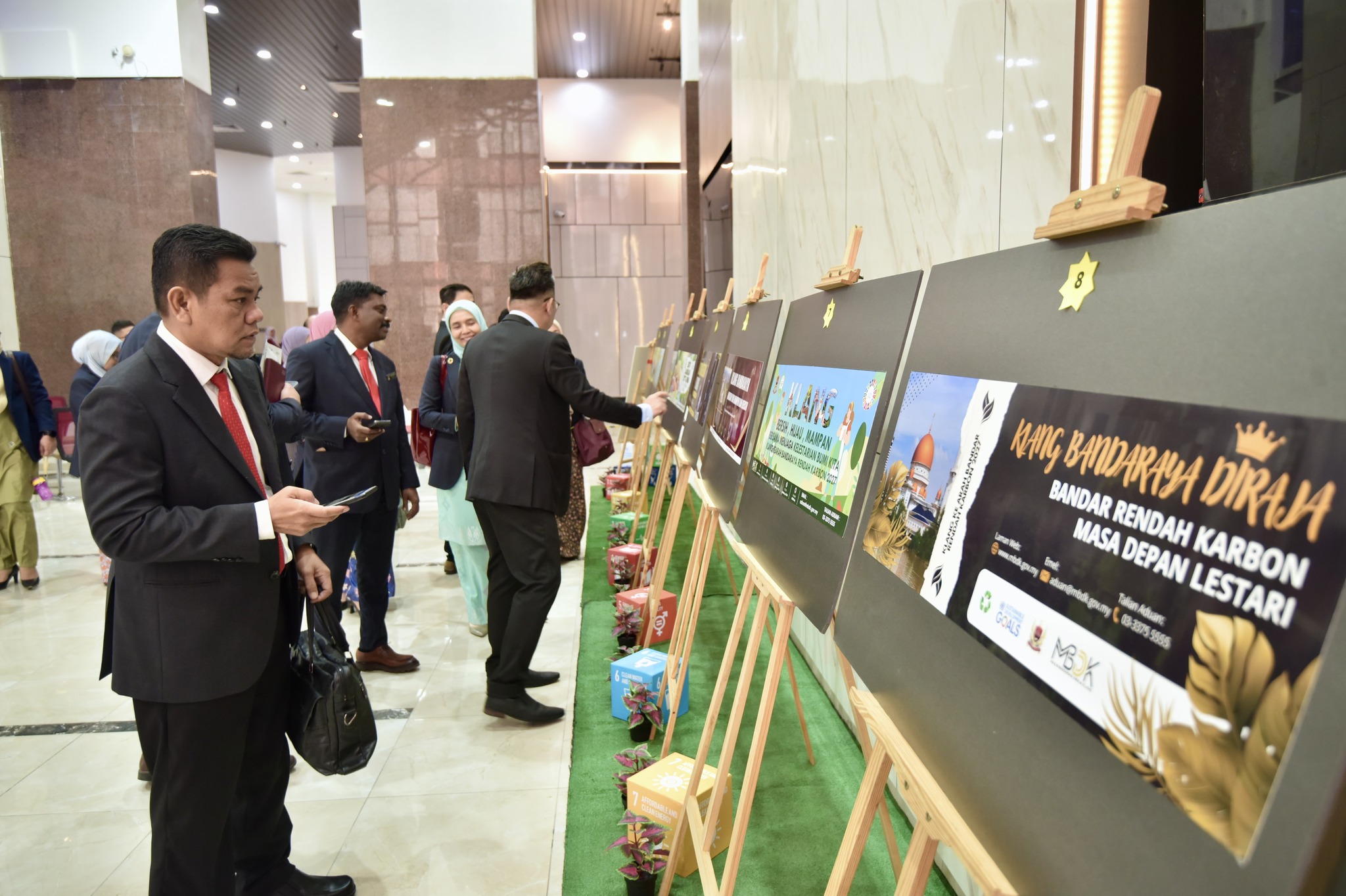 SESI PENILAIAN AKHIR PERTANDINGAN MEREKA BENTUK VISUAL PAPAN IKLAN (BILLBOARD) MBDK 2025
