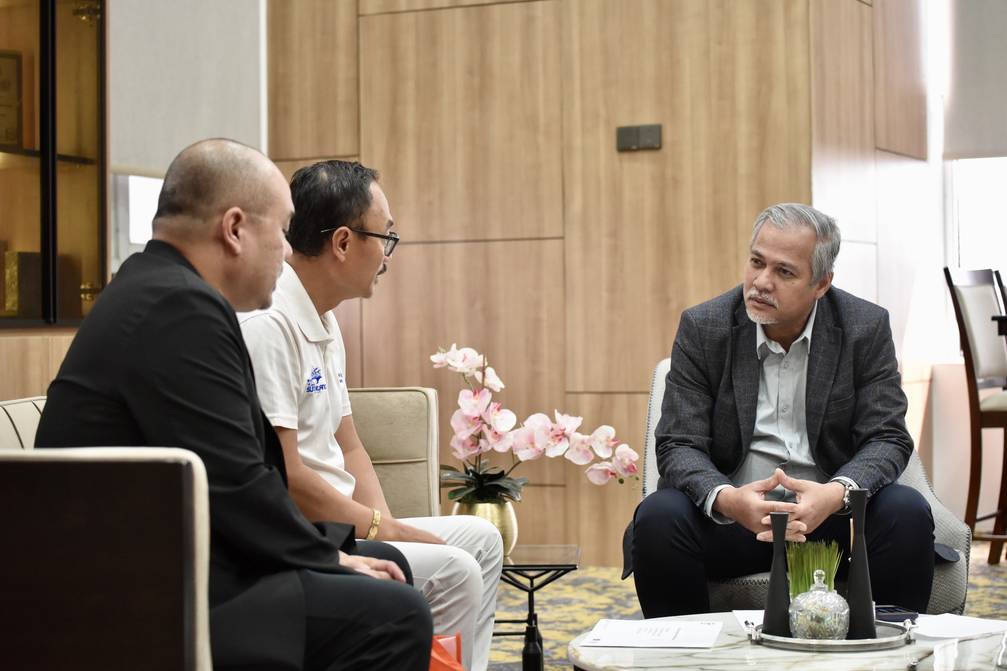 KUNJUNGAN HORMAT WARISAN SUNGAI KLANG KEPADA DATUK BANDAR BERTEMPAT DI PEJABAT DATUK BANDAR MBDK