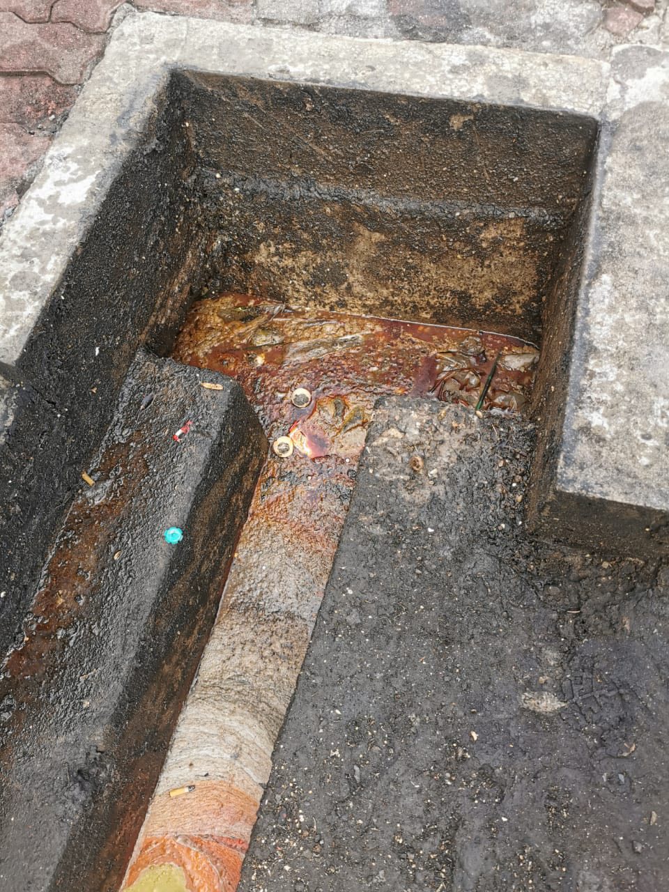 OPERASI PENGUATKUASAAN PENCEMARAN SISA MINYAK DALAM LONGKANG DI JALAN NANAS,KLANG