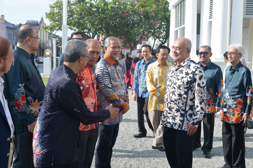 LAWATAN TUAN YANG TERUTAMA YANG DI-PERTUA NEGERI MELAKA KE GALERI DIRAJA SULTAN ABDUL AZIZ