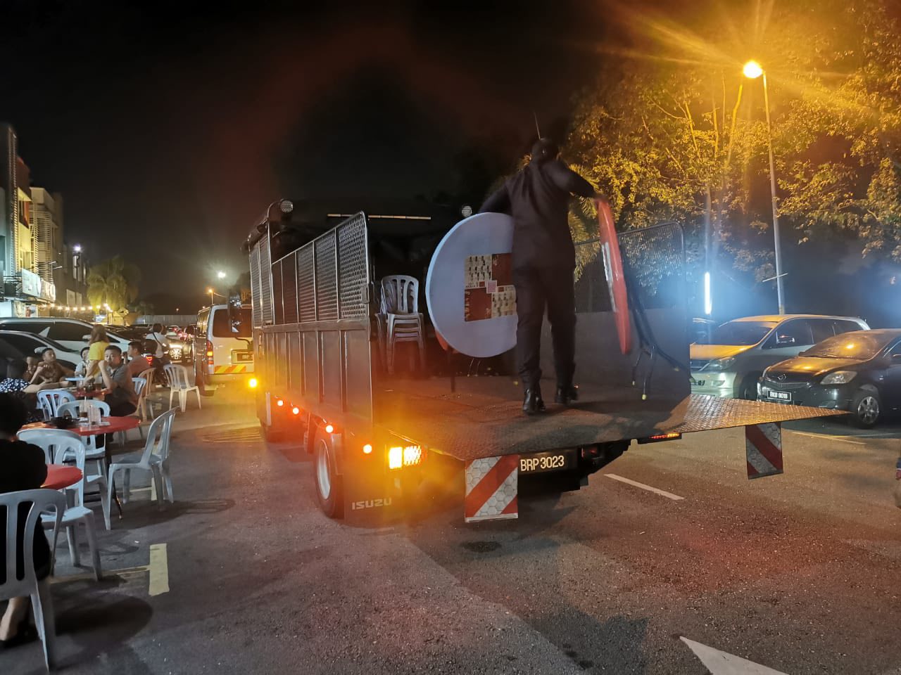 OPERASI PENGUATKUASAAN PERMIT KAKI LIMA KERUSI MEJA 