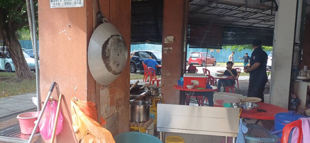 OPERASI PENGUATKUASAAN PREMIS MAKANAN ( JALAN KASUARINA 8 DAN JALAN KASUARINA 10 BANDAR BOTANIK)