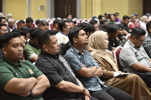 MESYUARAT BERSAMA KONTRAKTOR PERKHIDMATAN PENYELENGGARAAN LANDSKAP, PADANG REKREASI DAN KOLAM REKREASI DI BAWAH SELIAAN JABATAN LANDSKAP DAN REKREASI, MAJLIS BANDARAYA DIRAJA KLANG (MBDK)