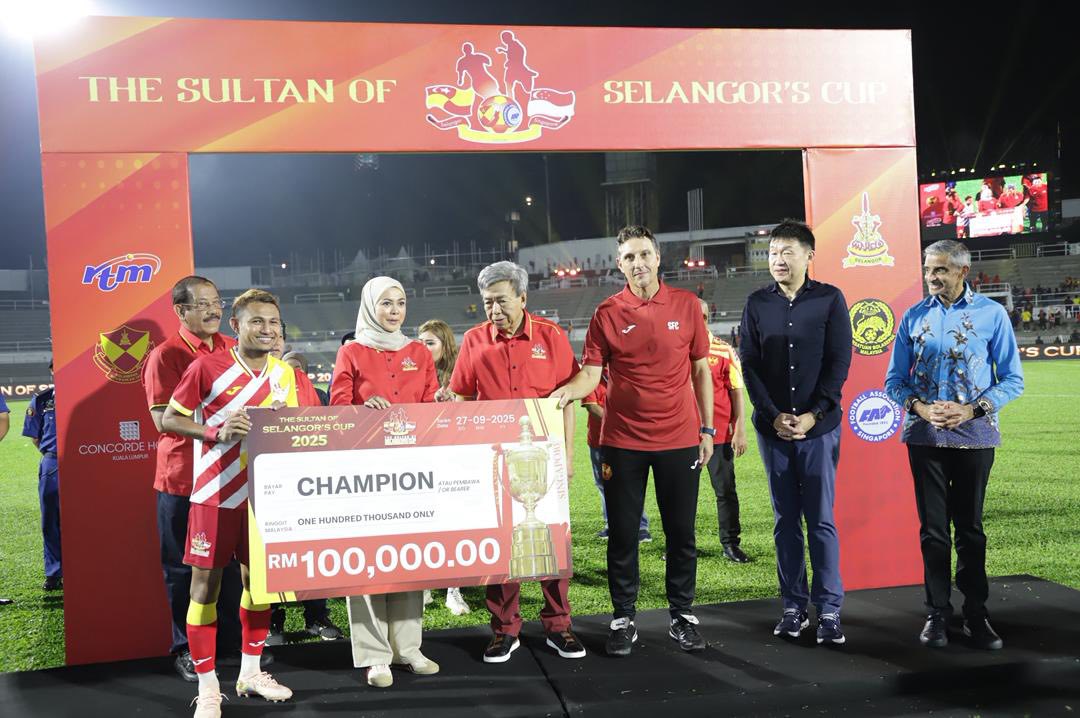 DYMM MERASMIKAN PERLAWANAN 1