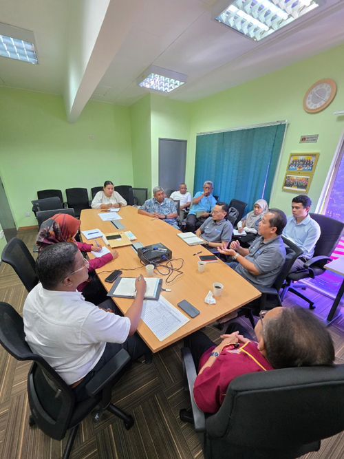 LAWATAN TURUN PADANG AHLI MAJLIS ENCIK ARULNESAN BERSAMA JABATAN PESURUHJAYA BANGUNAN MBDK KE TAMAN KEM, PELABUHAN KLANG