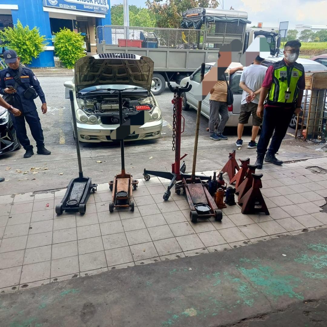 OPERASI PENGUATKUASAAN PREMIS MENGECAT DAN MEMBAIKI KENDERAAN (LORONG BATU NILAM 344, BANDAR BUKIT TINGGI 2, KLANG)