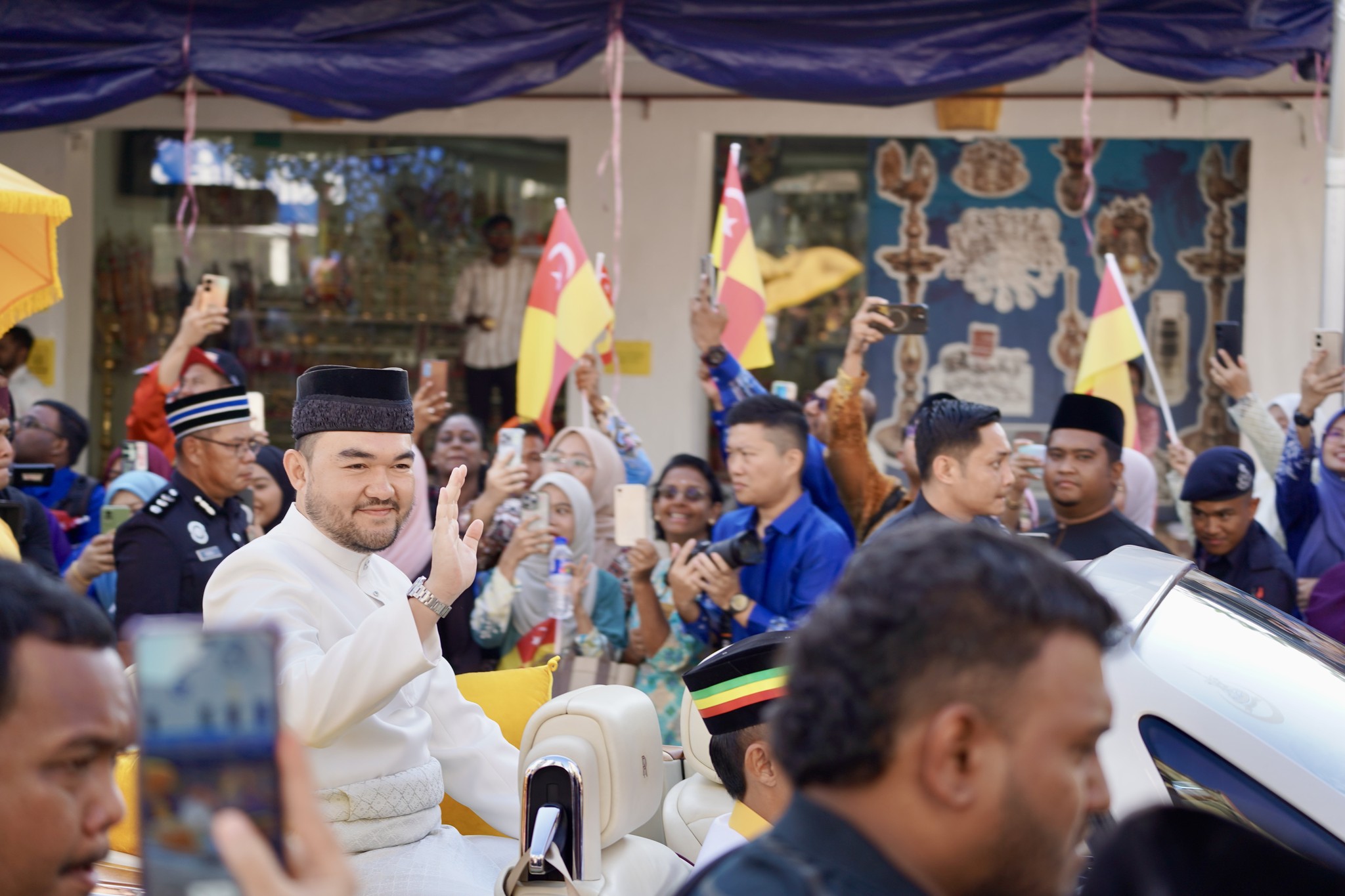 ALLAH MERAHMATI DAN MEMBERKATI PASANGAN PENGANTIN 1