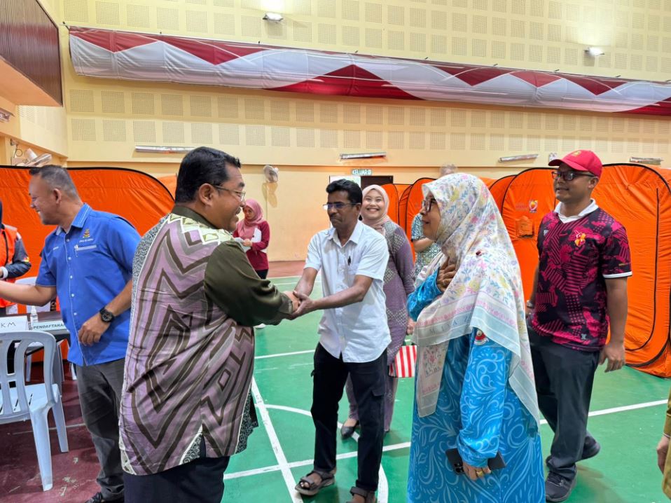 MENERIMA LAWATAN MENGEJUT PENGARAH ICU 1