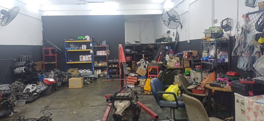 OPERASI PENGUATKUASAAN BENGKEL TANPA LESEN(TAMAN MEWAH JAYA) 1