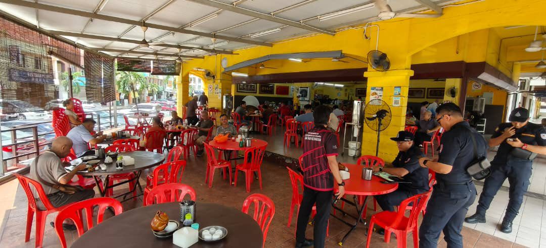 OPERASI PENGUATKUASAAN BERSEPADU PREMIS MAKANAN JALAN PEKAN BARU 34 & 36,KLANG 1