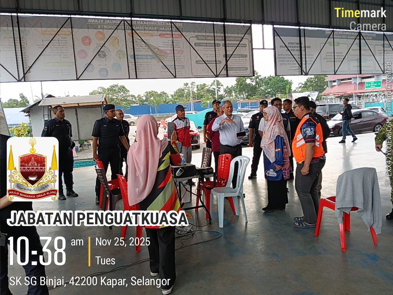 LAWATAN DAN TINJAUAN DATUK BANDAR KLANG DI LOKASI TERJEJAS AKIBAT BANJIR 1