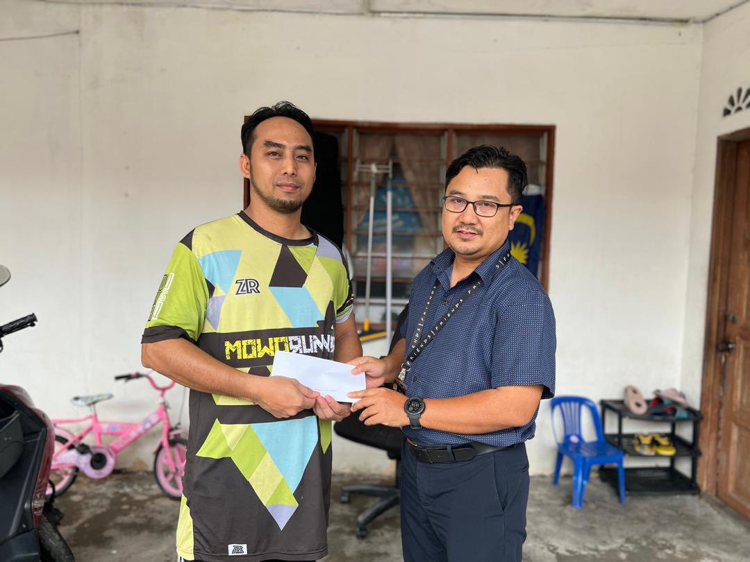 LAWATAN PEKERTI KE KEDIAMAN KAKITANGAN MBDK YANG DITIMPA MUSIBAH BANJIR 1