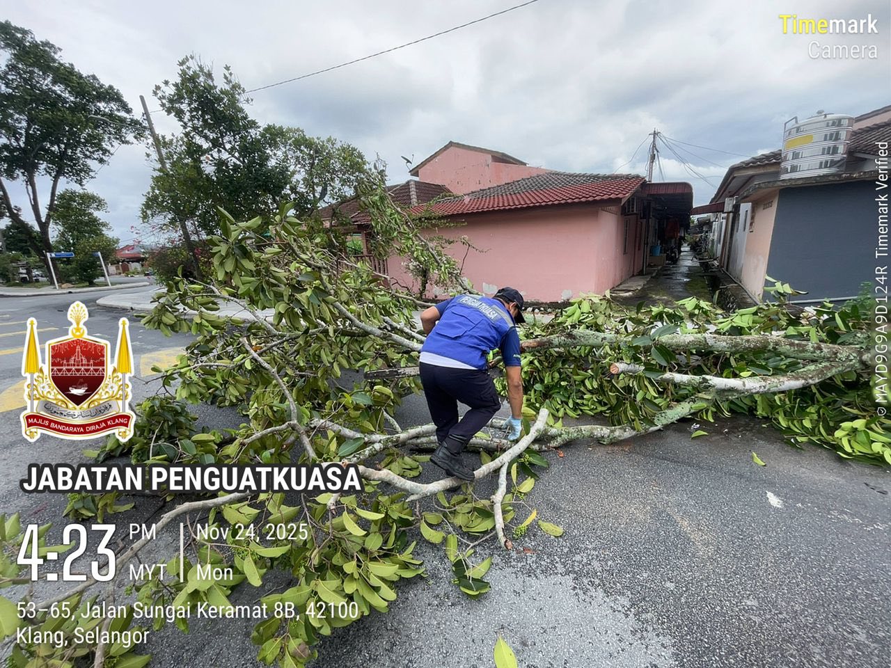 SKUAD PANTAS MAJLIS BANDARAYA DIRAJA KLANG: JALAN SUNGAI KERAMAT 8B, TAMAN CEMPAKASARI 2 1