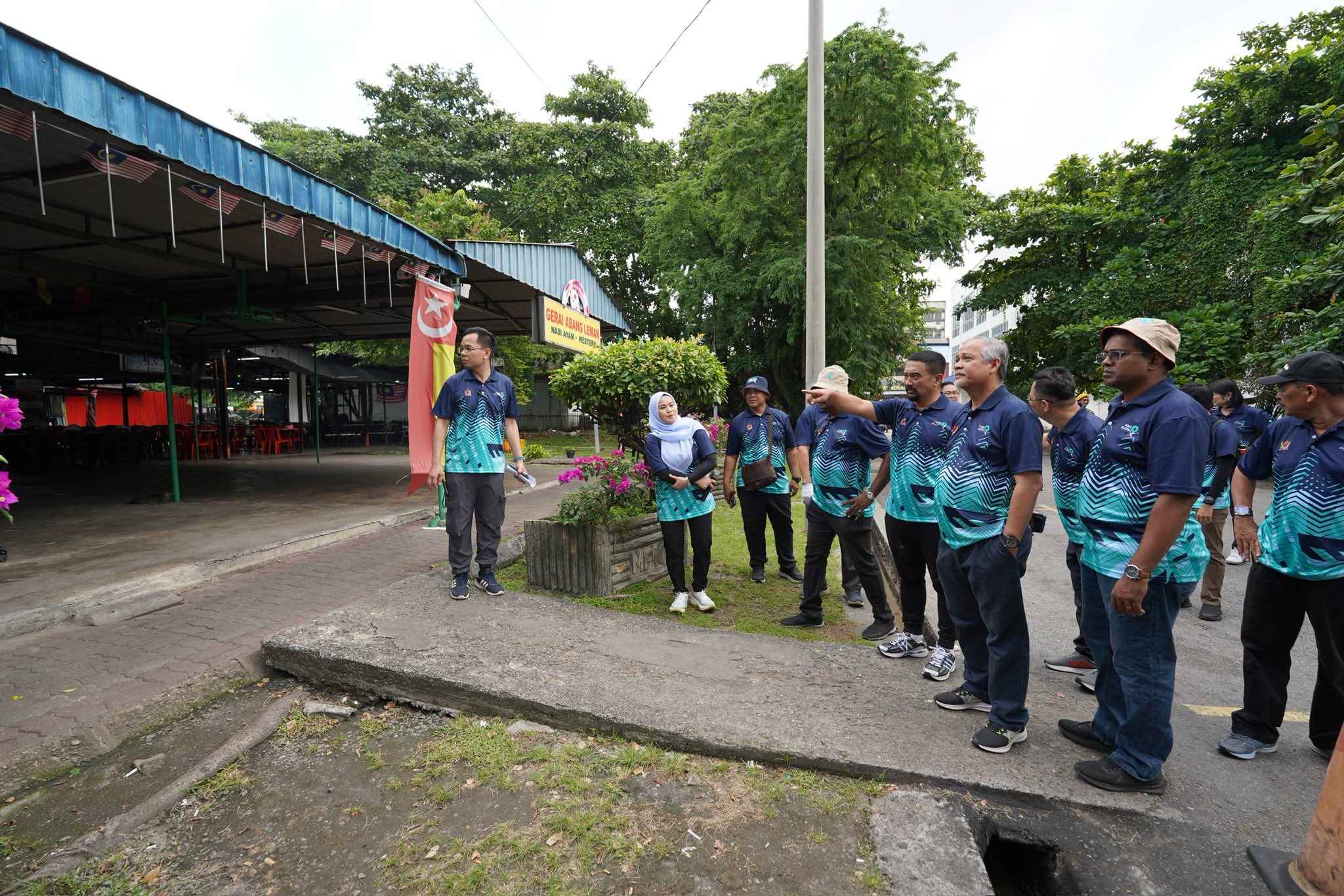 LAWATAN TURUN PADANG 1