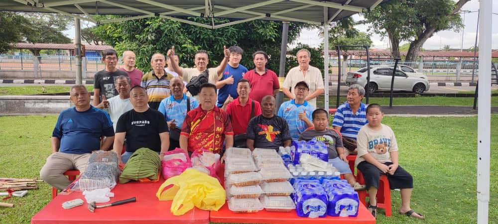 PROGRAM TANAMAN POKOK: HIJAUKAN TAMAN LINTANG NAU 2