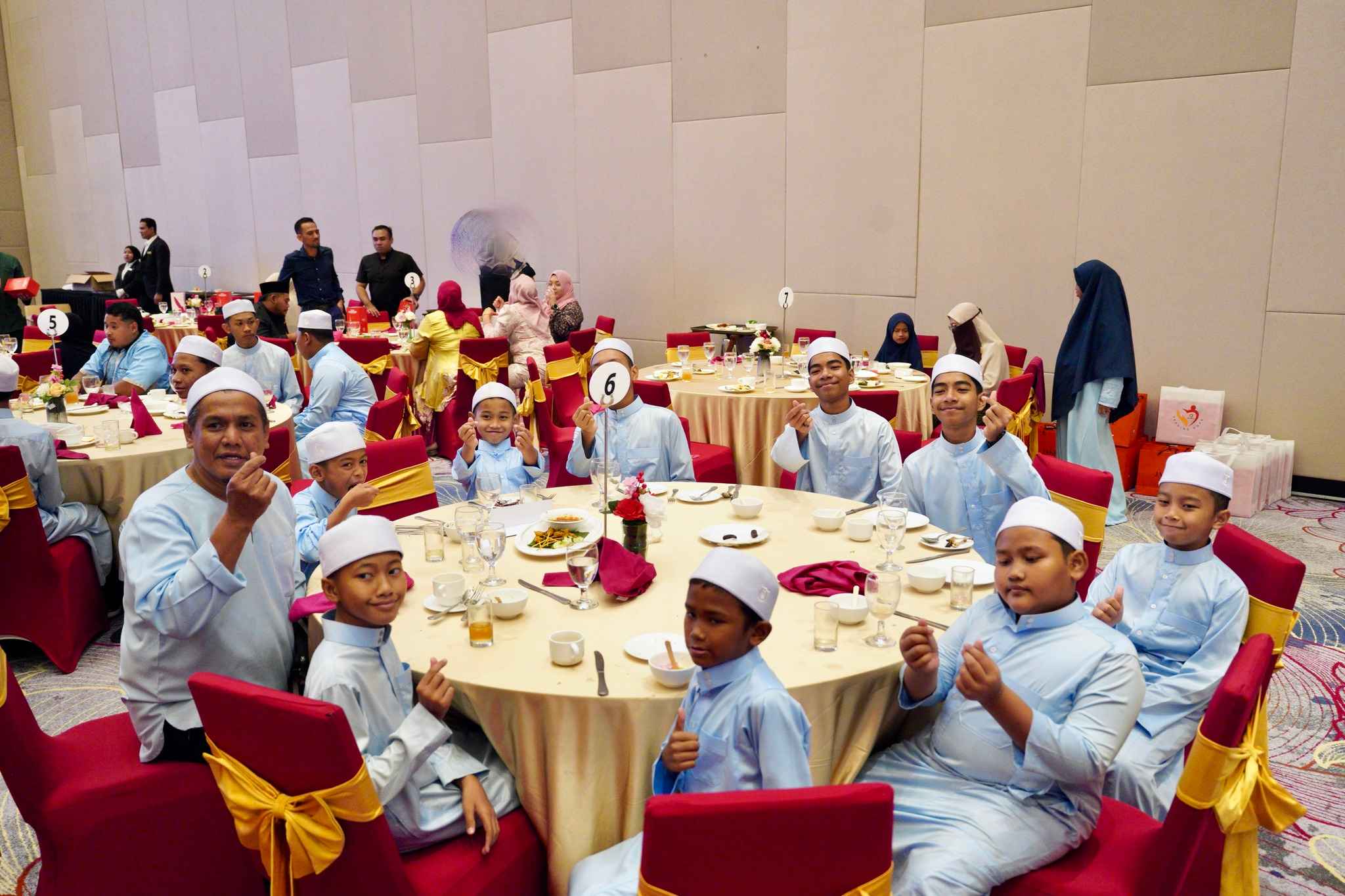 MAJLIS BERBUKA PUASA DAN PENYERAHAN SUMBANGAN RAYA ANAK YATIM ANJURAN FGV IFFCO SDN. BHD. 01