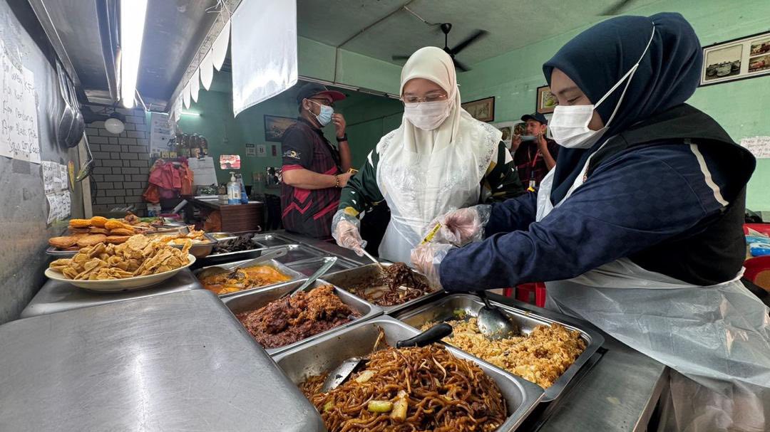 aktiviti persampelan mikrobiologi makanan