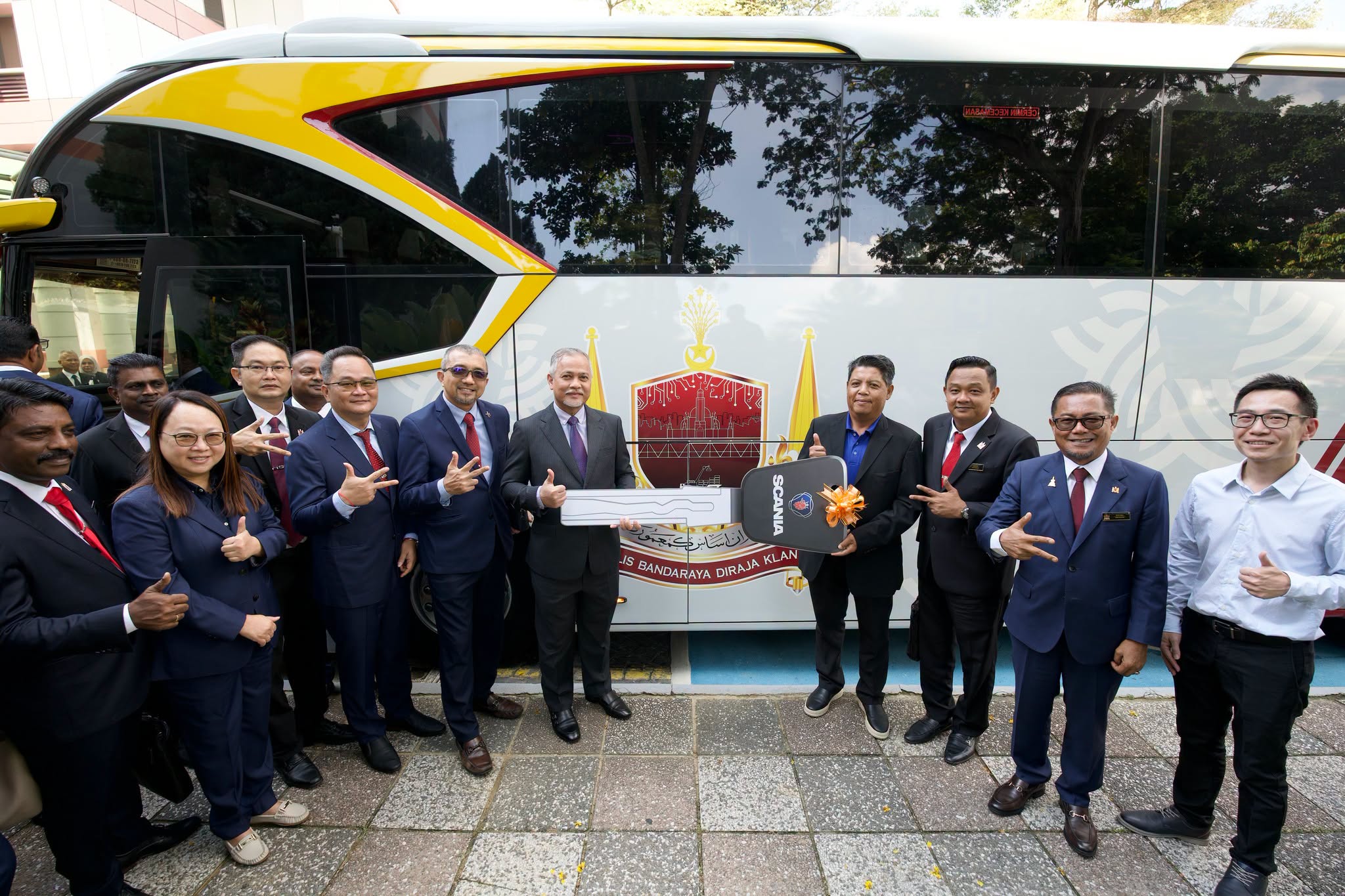majlis ringkas penerimaan kunci bas baharu majlis bandaraya diraja klang