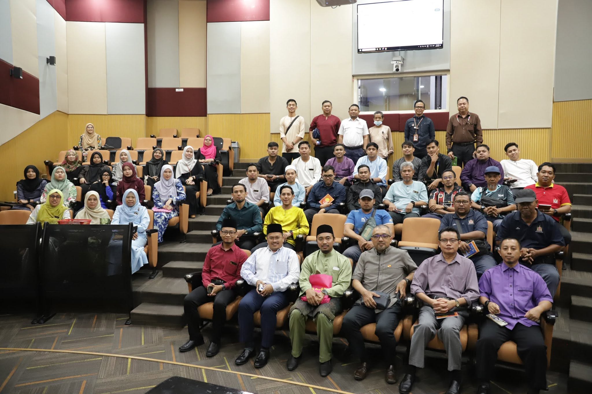 majlis  bacaan surah yasin dan tazkirah anjuran jabatan kemasyarakatan, unit integriti dan bahagian sekretariat