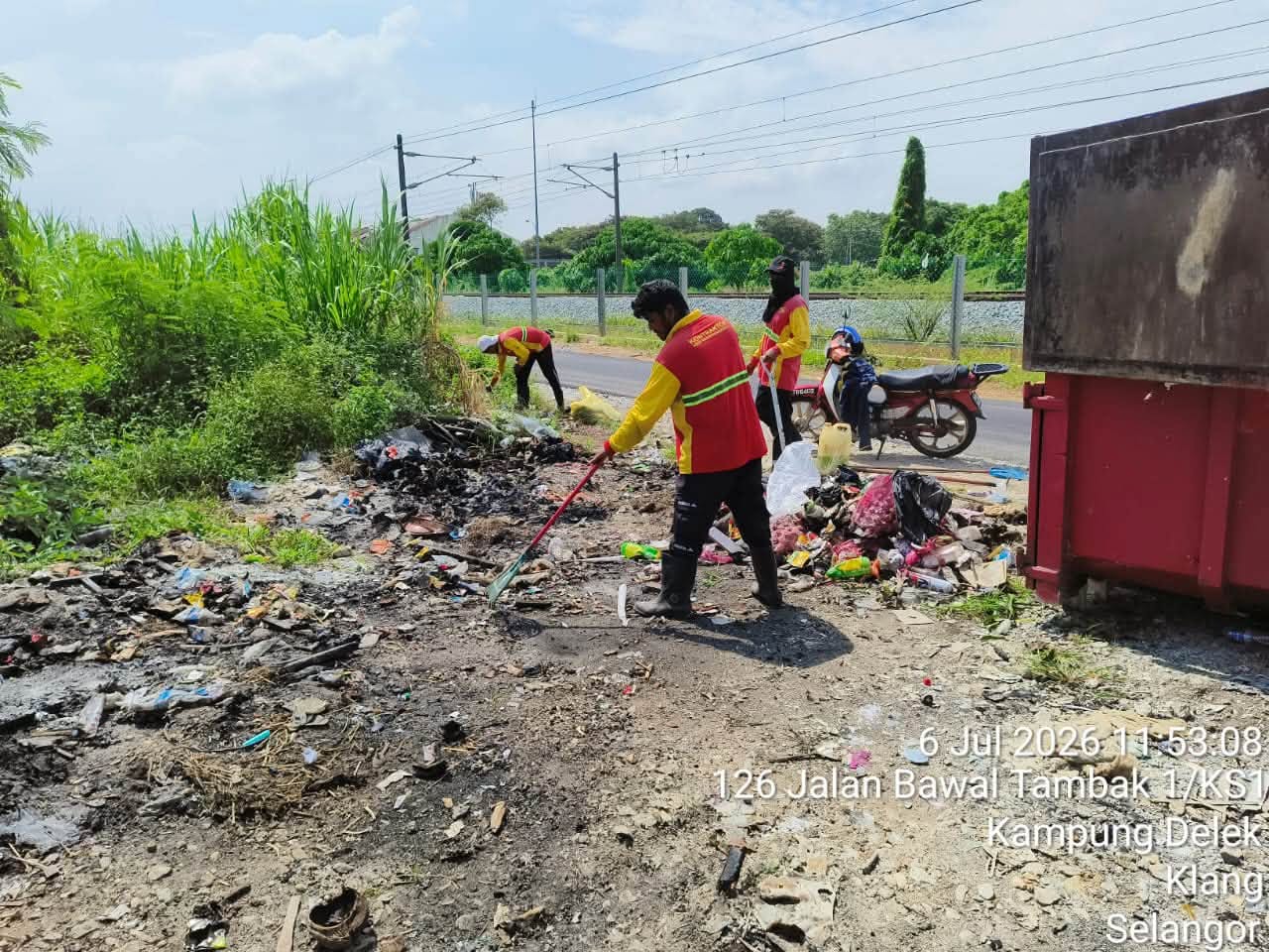 kampung delek jadi lokasi sampah haram,mbdk tidak akan berkompromi 