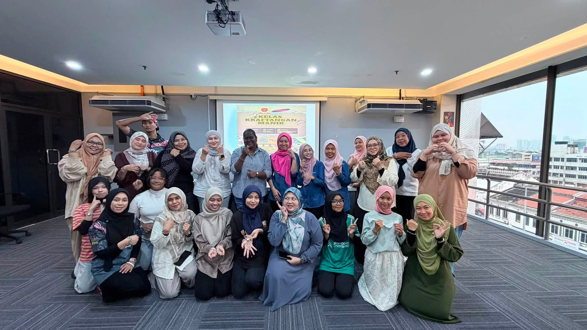 kelas kraftangan manik