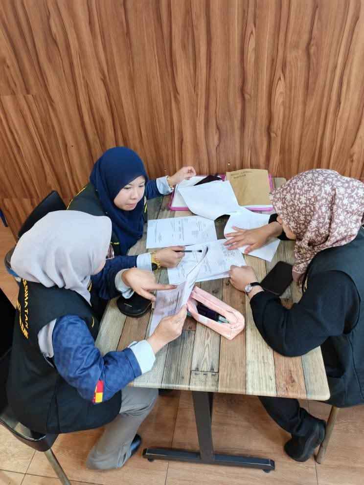 jabatan kesihatan majlis bandaraya diraja klang (mbdk) telah menjalankan aktiviti persampelan makanan di 2 premis makanan sekitar jalan tingkat dan jalan tengku kelana, klang
