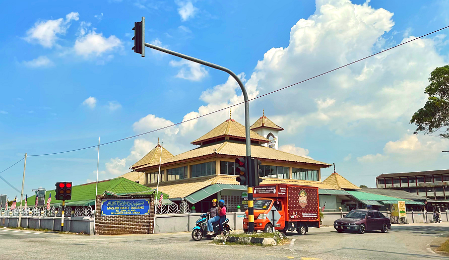 10. Masjid Dato Dagang