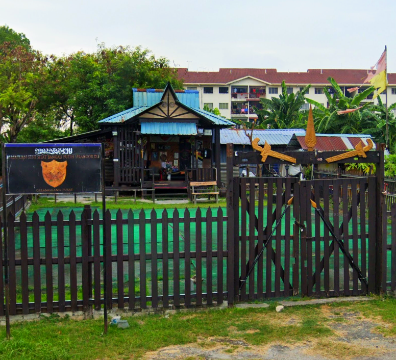  15. Gelanggang Persatuan Seni Silat Bangau Putih