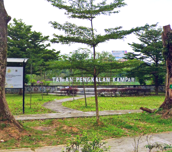  8. Taman Pengkalan Kampar