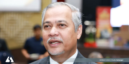 MBDK RAIH ANUGERAH PENGIKTIRAFAN BERLIAN BANDAR RENDAH KARBON 2025 01